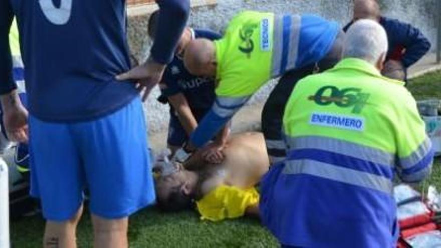 Muere un hombre al desplomarse durante un partido de fútbol de veteranos