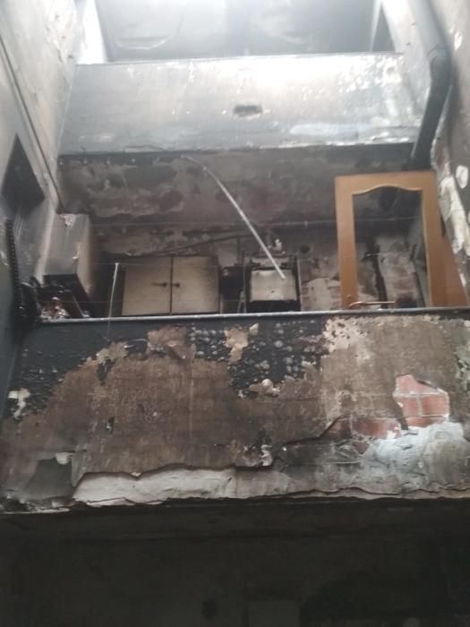 Incendi en un pis del barri de Sant Ponç
