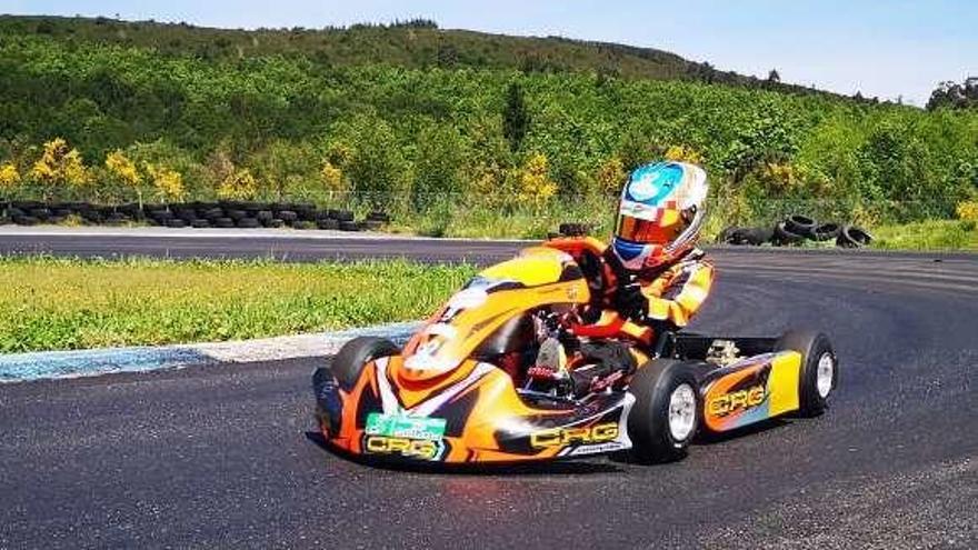 El piloto silledense ya se entrena en el trazado de A Madalena.