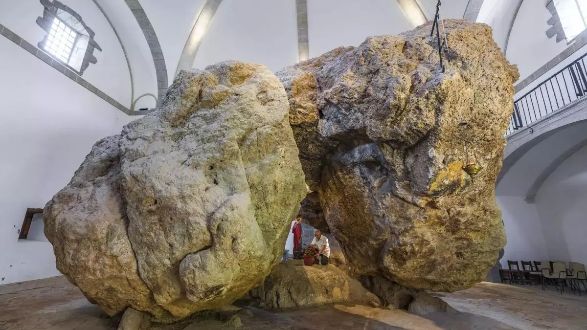 La ermita más bonita del mundo está en Bizkaia y tiene formaciones geológicas de hace 40 millones de años