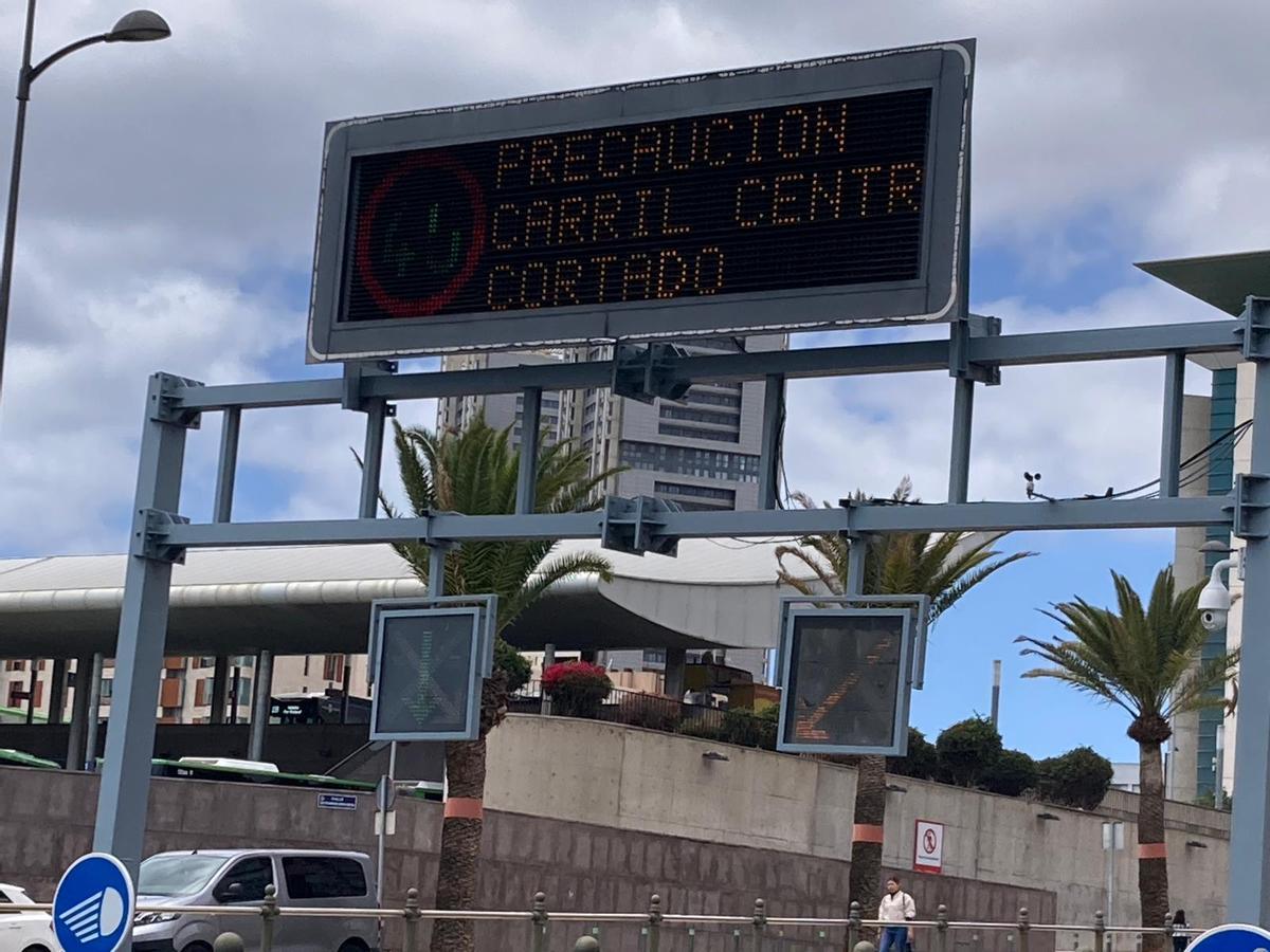 Entrada al túnel de 3 de mayo tras el corte del carril central