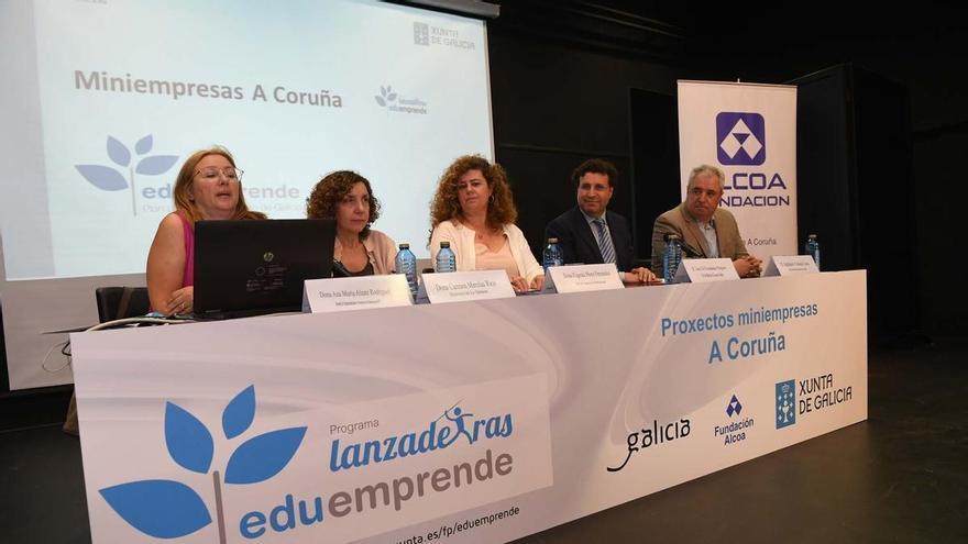 Se jubila Indalecio Cabana, director territorial de Educación en A Coruña durante más de una década