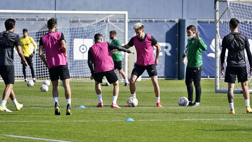 El equipo volvió ayer a los entrenamientos al Anexo para preparar el choque del domingo ante el Logroñés