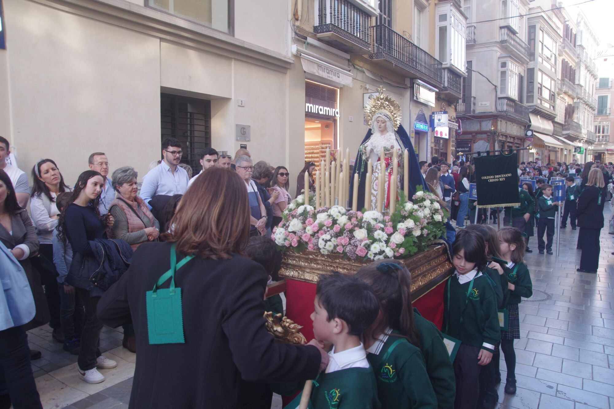 Procesión escolar celebrada en las calles del centro de Málaga y organizada por los colegios de la Fundación Victoria por el Jubileo de la Esperanza.