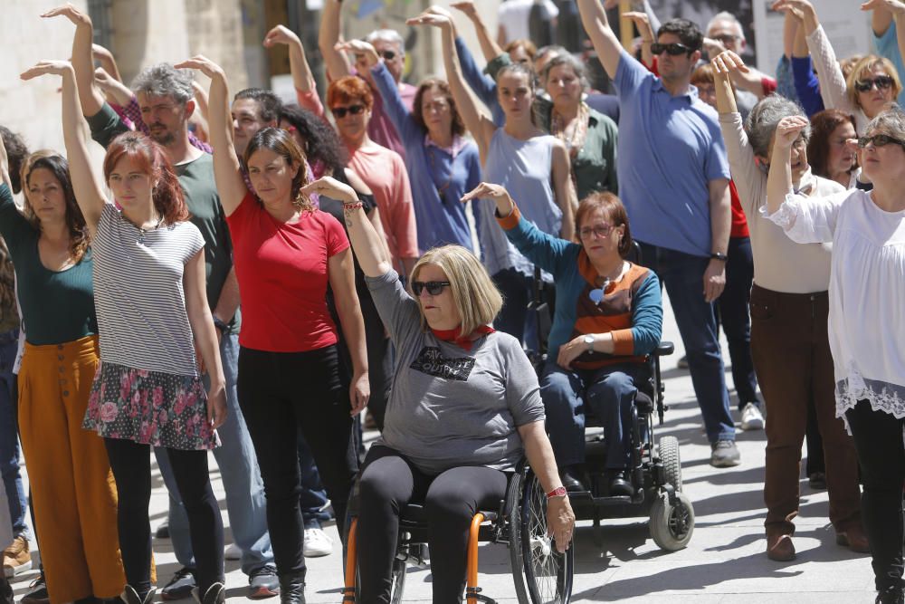 València baila al son de 10 Sentidos