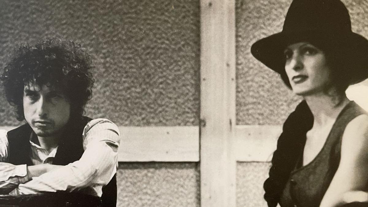 Scarlet Rivera y Bob Dylan