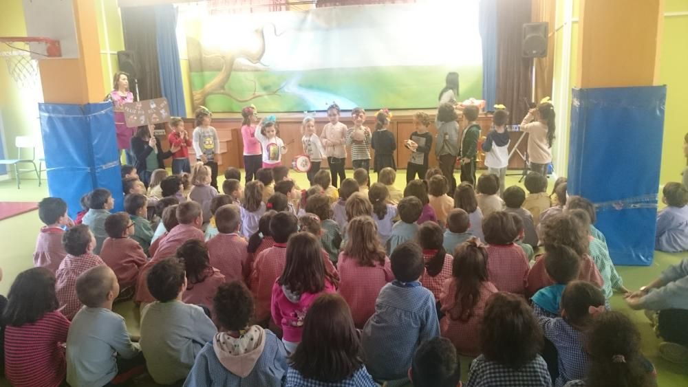 Celebración del Día del Libro en los colegios de Gijón