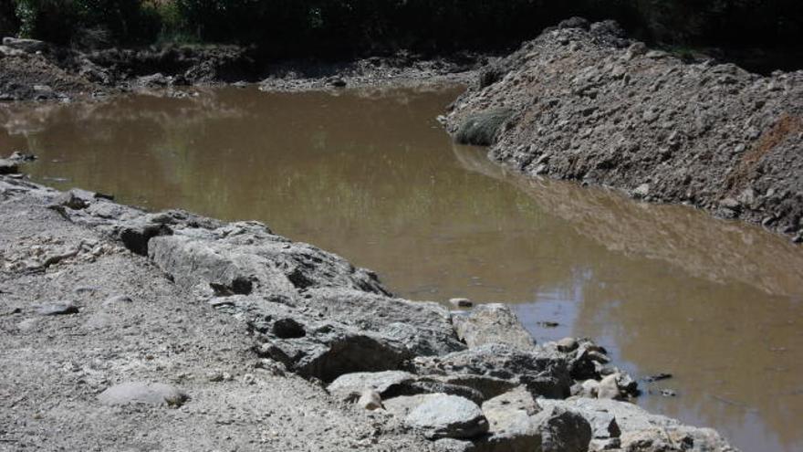 Zona de Peque donde se iniciaron las obras en el río Negro y aparecieron peces muertos