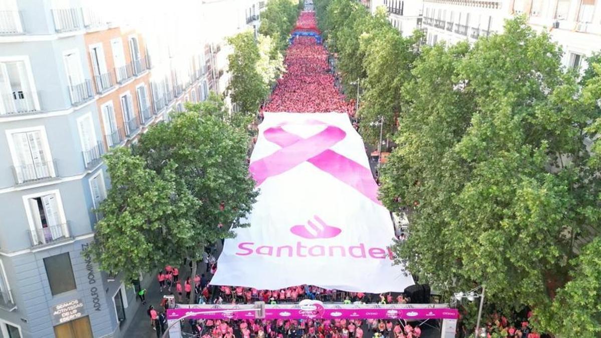 La 'marea rosa' que inundó Madrid el domingo, con 32.000 participantes en contra del cáncer y la violencia machista.