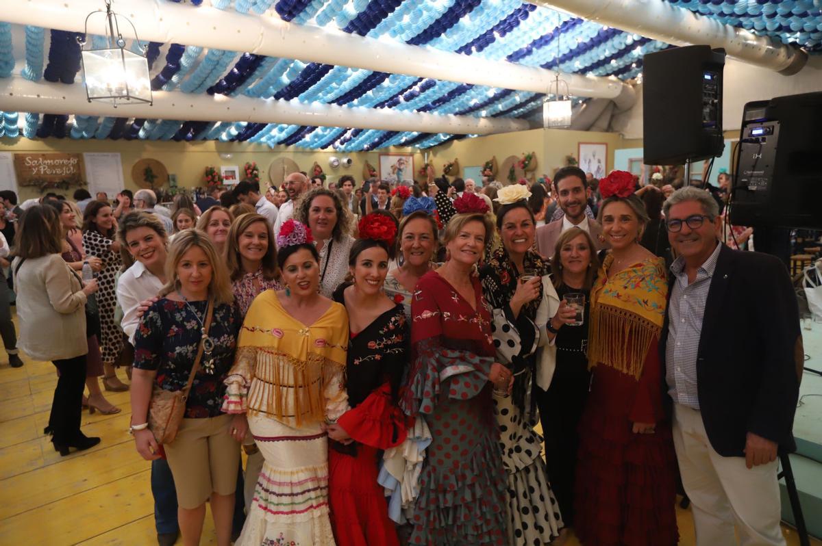 Interior de la caseta de la Asociación Cultural Amigos del Salmorejo y Peregil.