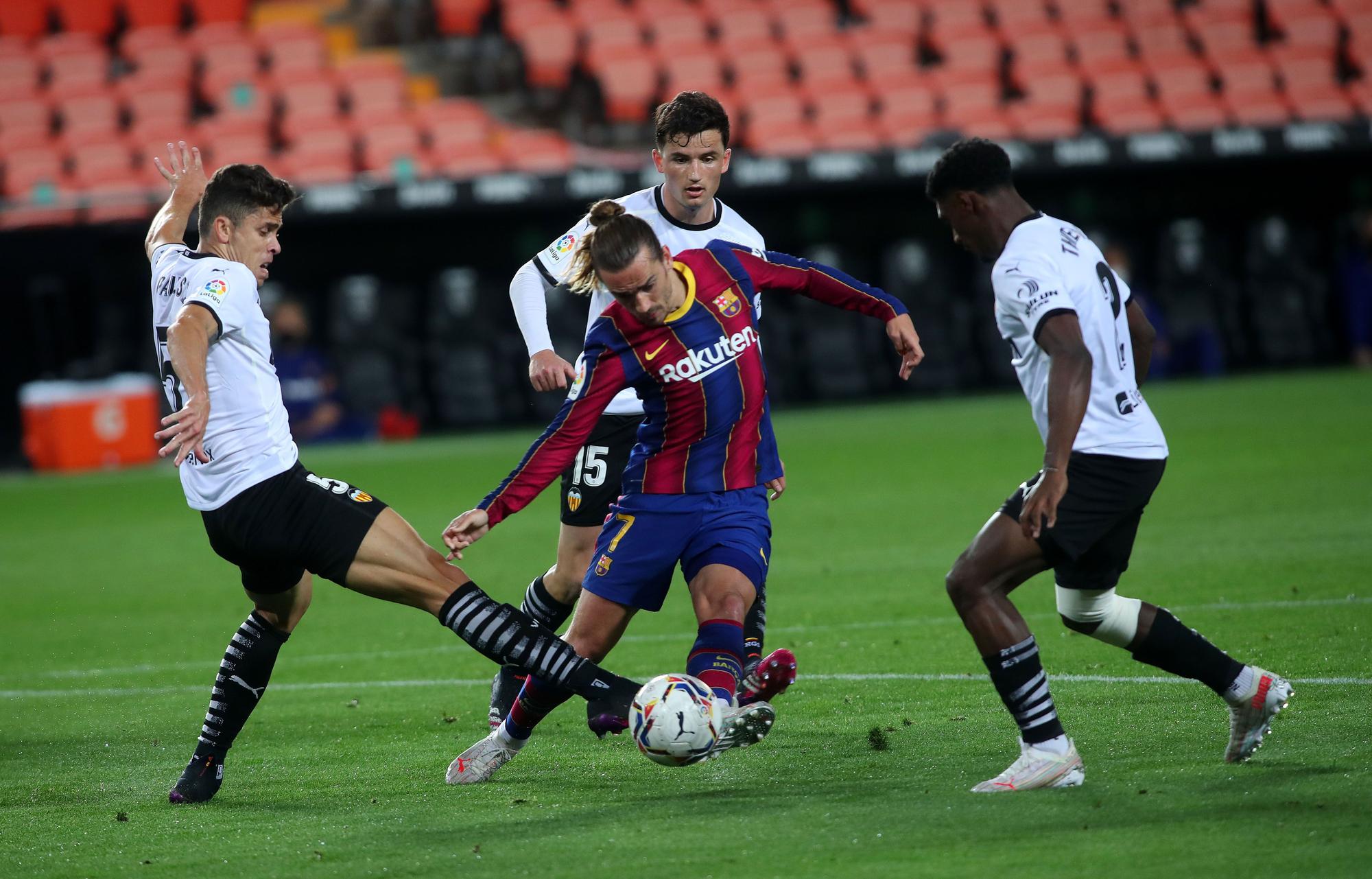 Todas las imágenes del partido entre el Valencia CF y el Barcelona