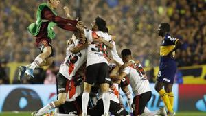 Los jugadores de River Plate celebran el pase a la final.