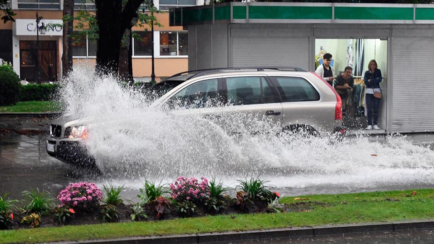 A Coruña ha registrado intensas lluvias en las últimas horas // VICTOR ECHAVE