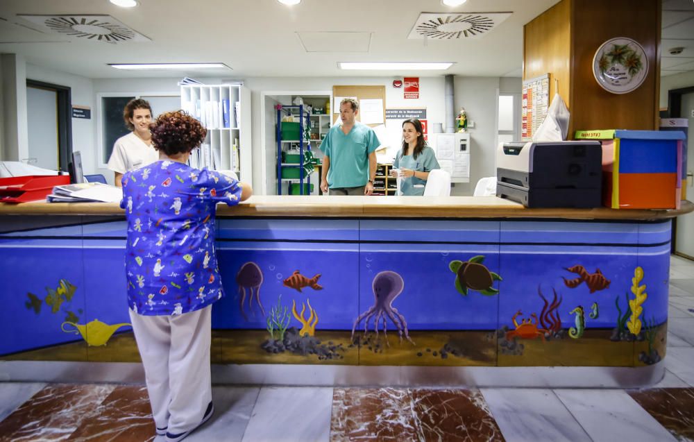 La UMH realiza pinturas en el Hopsital de Alicante