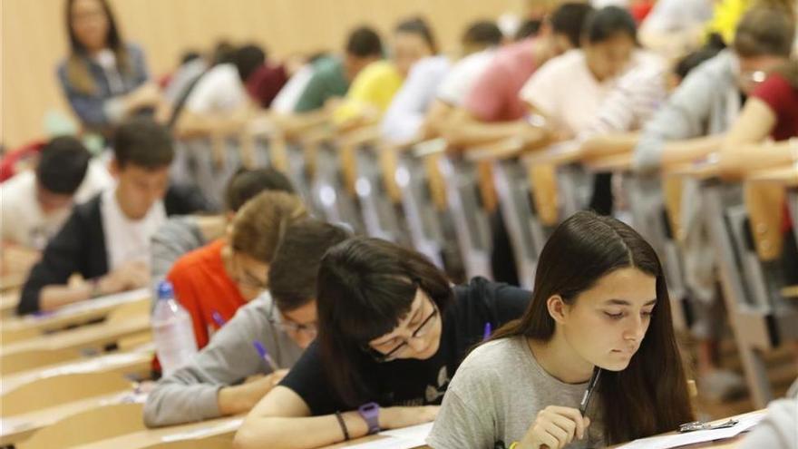 El 25% de los jóvenes no sigue estudiando al acabar la ESO