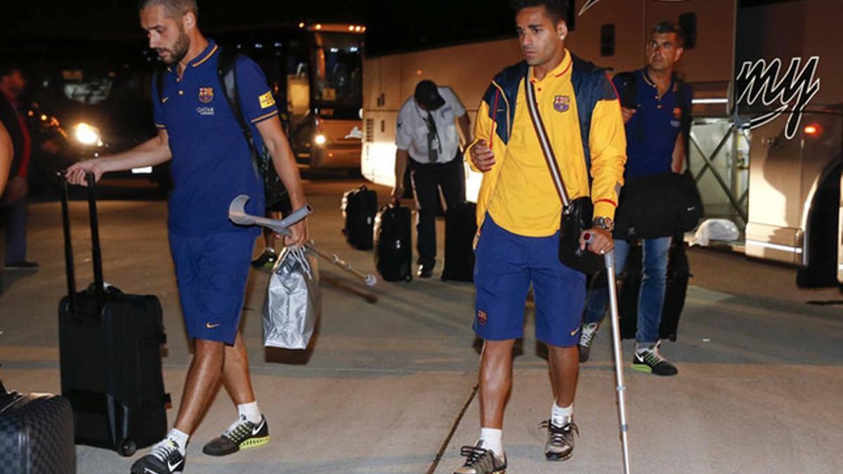 Douglas, con muletas antes de subir al avión