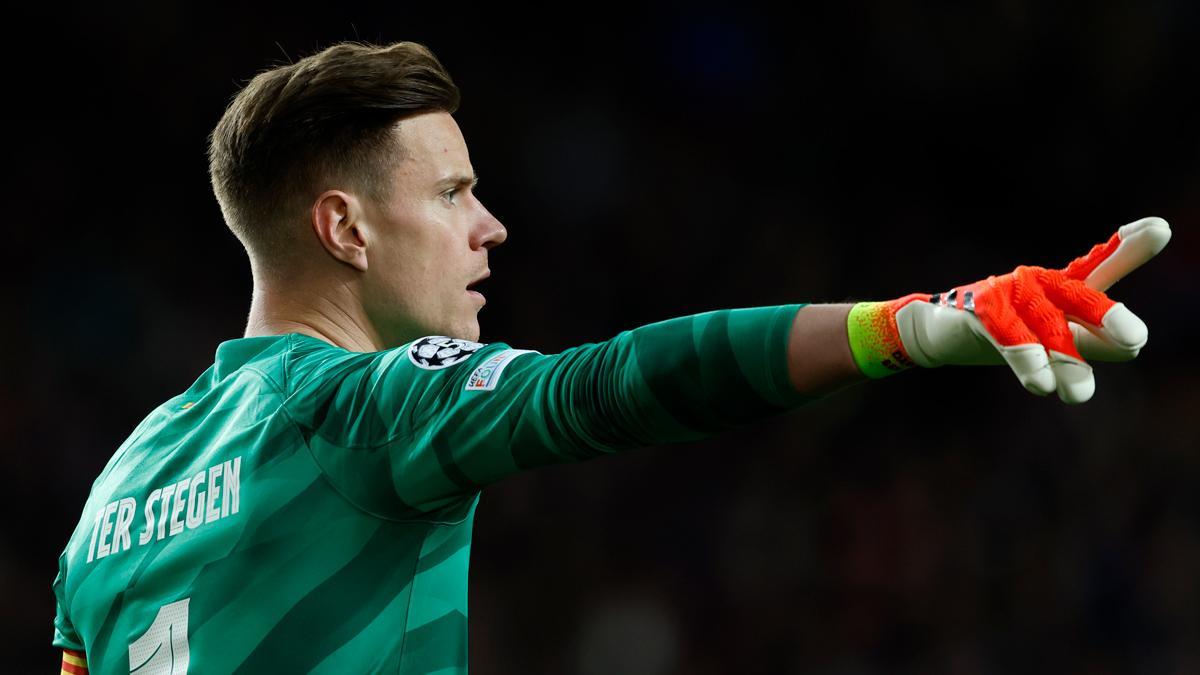 Ter Stegen, durante el partido ante el Nápoles