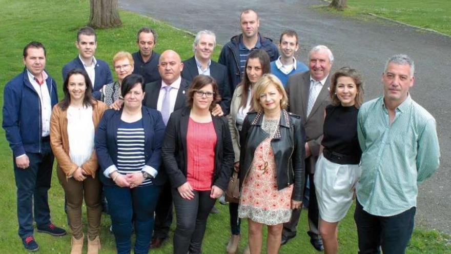 Miembros de la candidatura del PP de Abegondo.