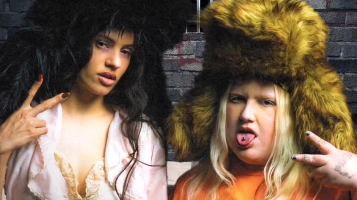 Esty Quesada junto a Rosalía, en la foto promocional de su reciente episodio en el podcast 'Special People Club' (Podimo).