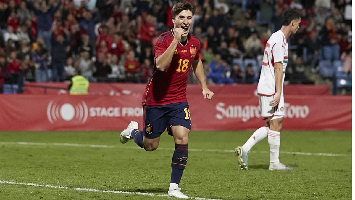 Pablo Torre celebra el gol del 2-0 con la Rojita sub-21 ante Hungría