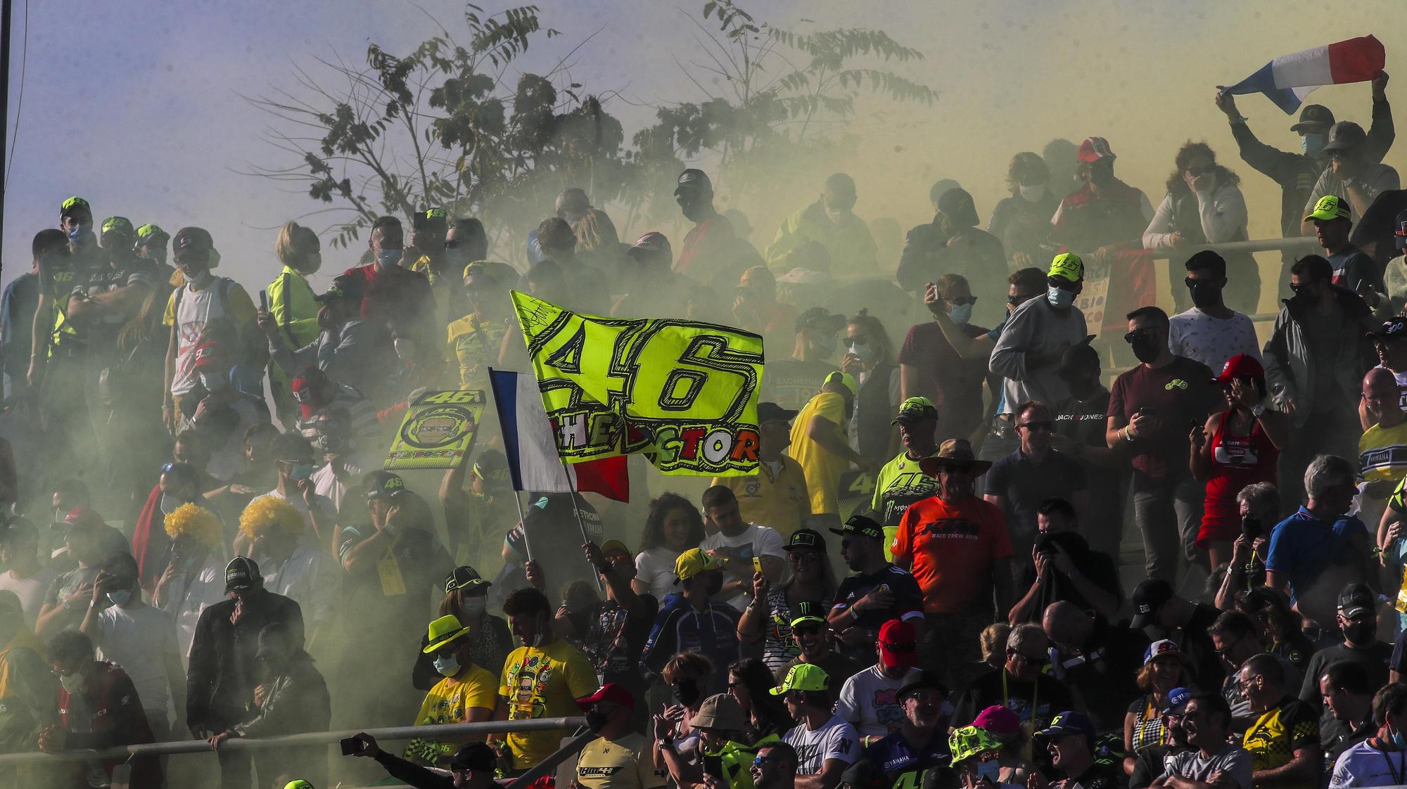 Llenazo en Cheste para ver a Rossi