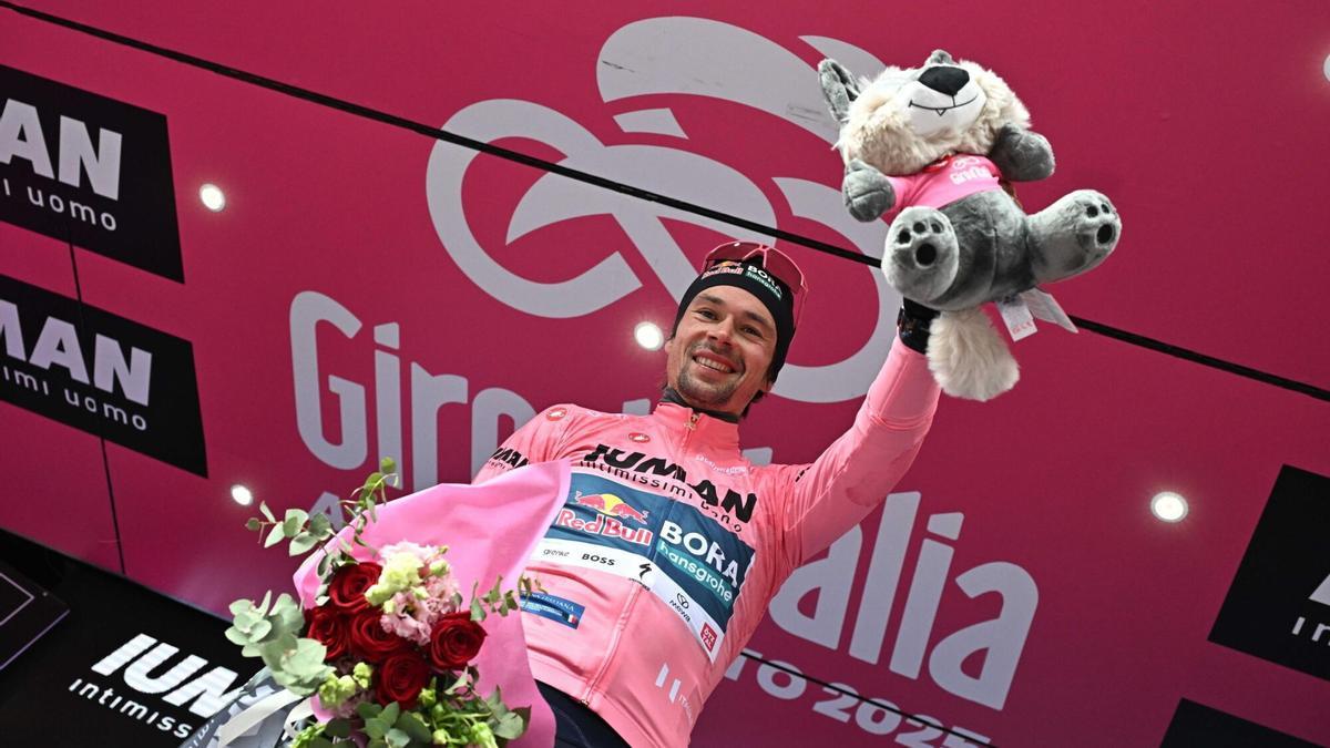 Primoz Roglic, nuevo líder del Giro de Italia.