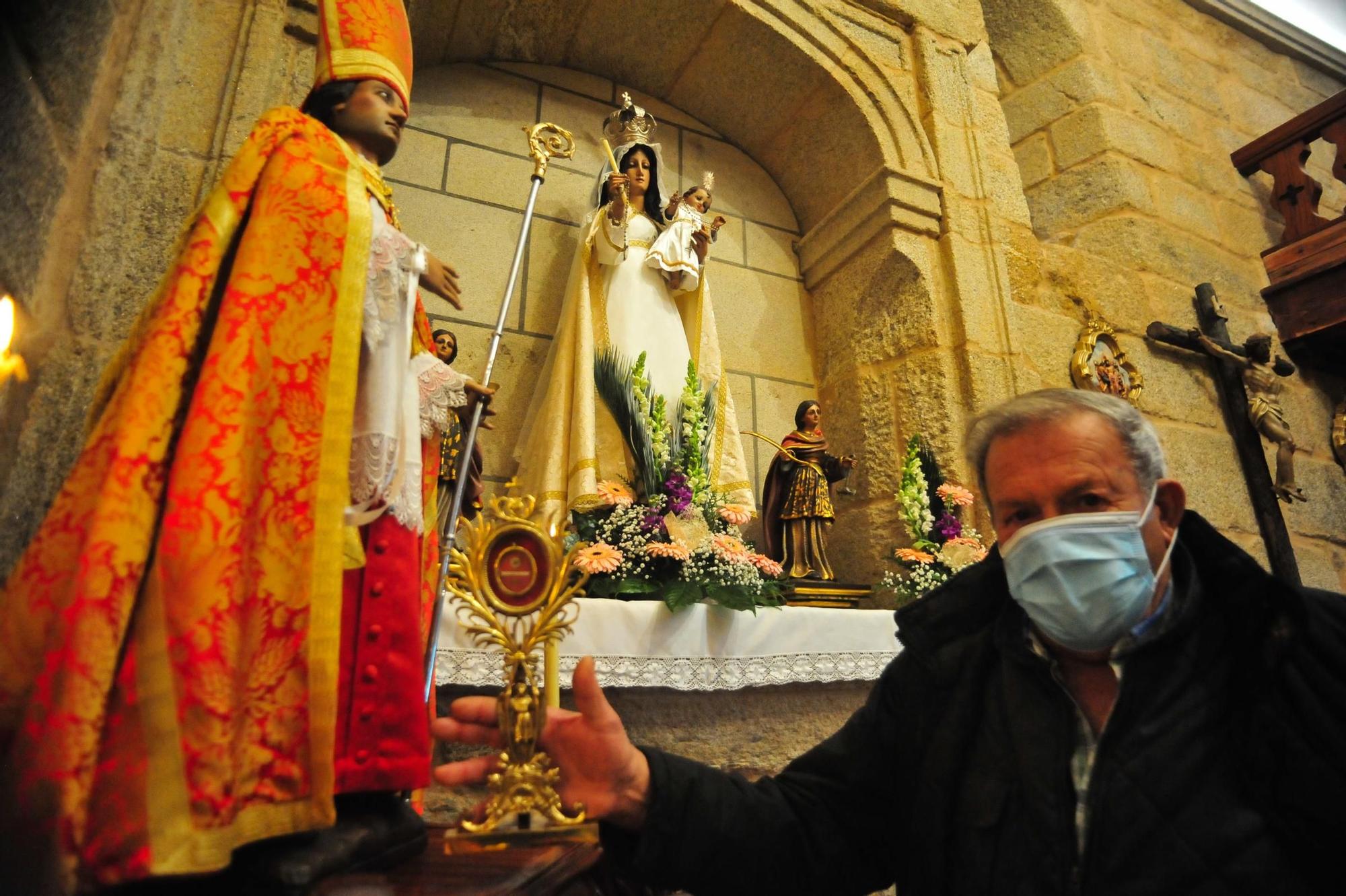 Arousa rinde culto al abogado de los males de la garganta