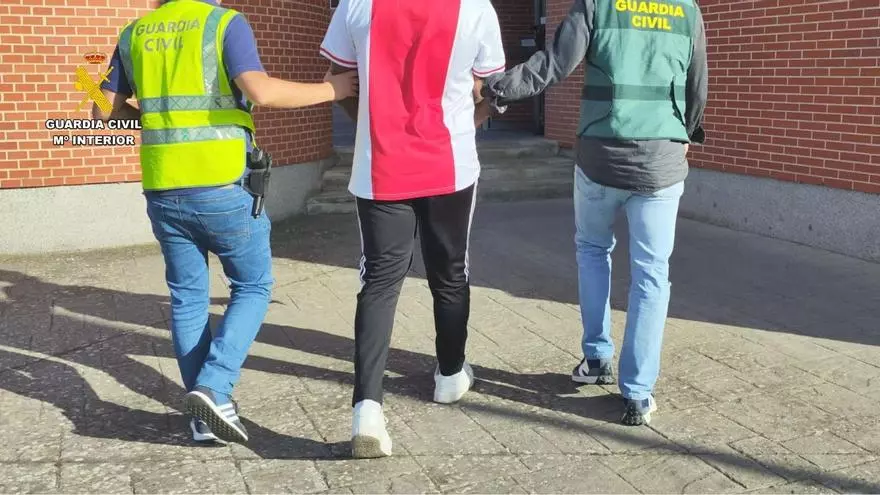 Detenido un chico de 25 años por llevar 100 dosis de éxtasis en Extremúsika