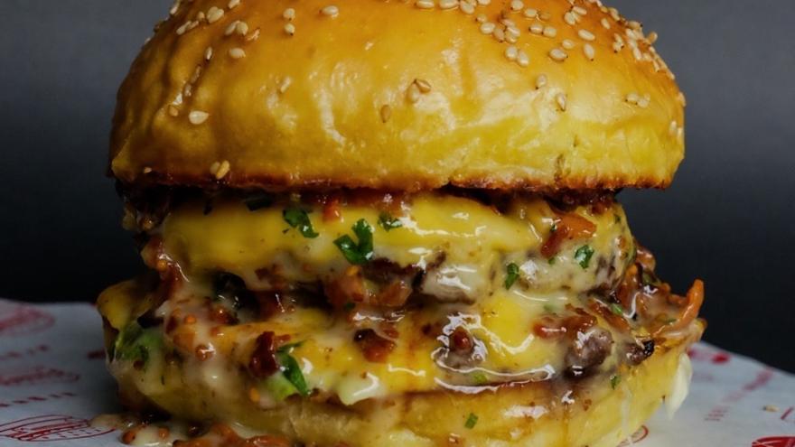 Esta es la mejor hamburguesa de España: creada en Galicia y que emula a una completa