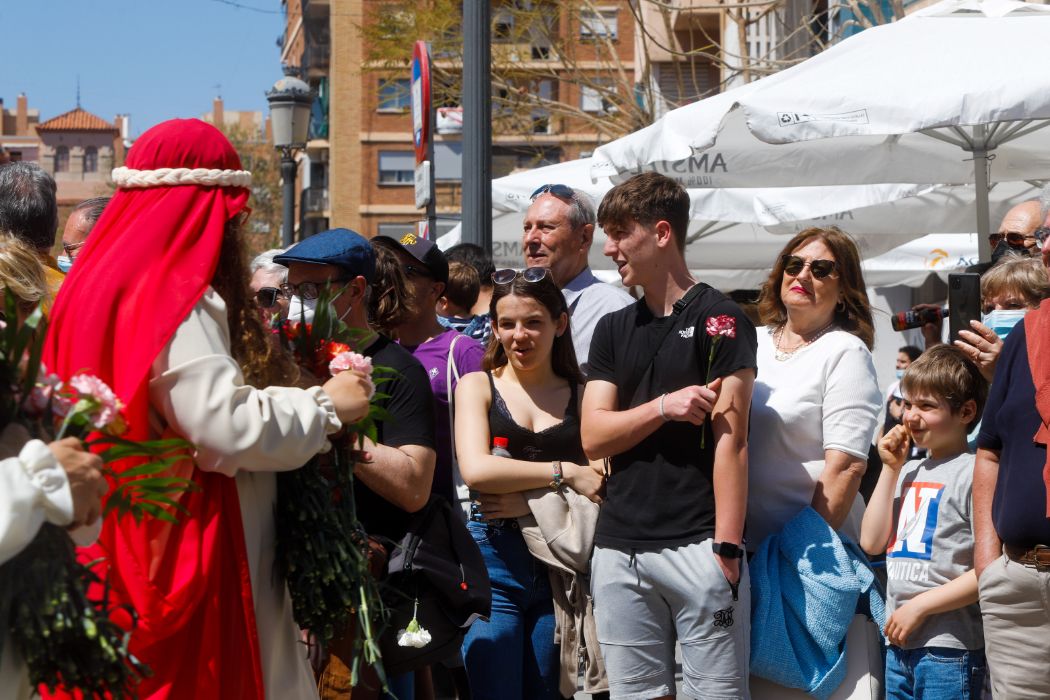 Flores y alegría para despedir la Semana Santa Marinera en el desfile de Resurrección