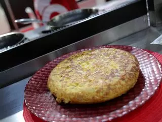 Palacios Alimentación retira "por precaución" sus productos de tortilla de patata envasada por varios casos de botulismo