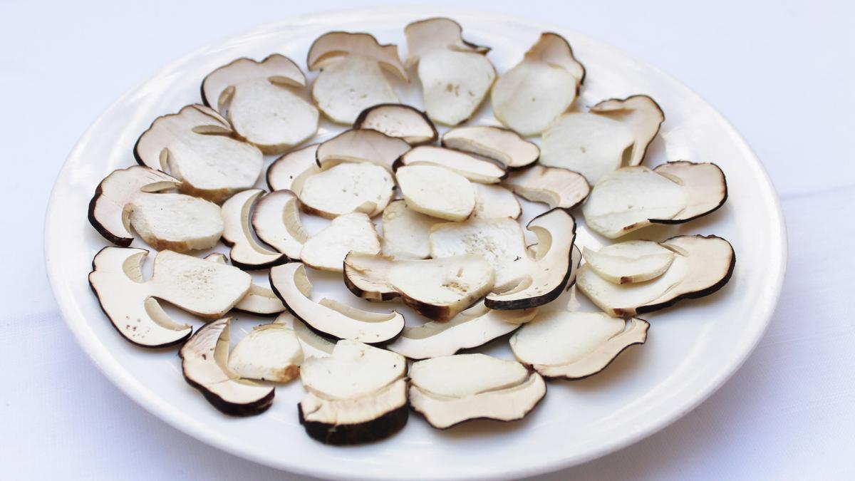 Carpacho de 'boletus' de María Luisa Banzo, chef de La Cocina de María Luisa.