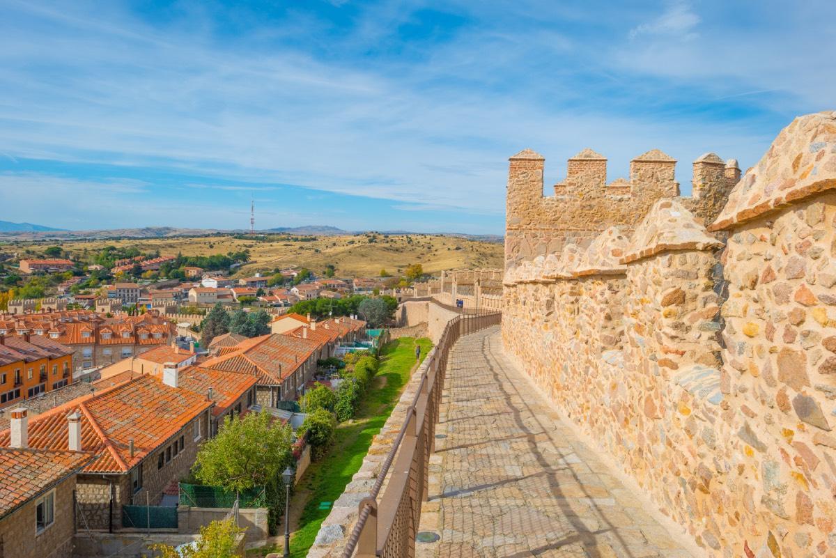Los paseos por la muralla de Ávila