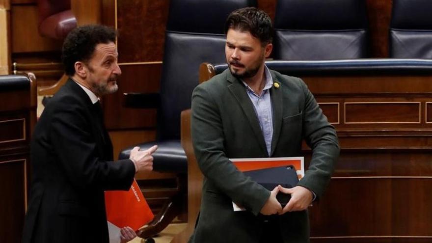 Los portavoces parlamentarios de Cs y ERC, Edmundo Bal y Gabriel Rufián, el pasado 15 de abril en el Congreso.