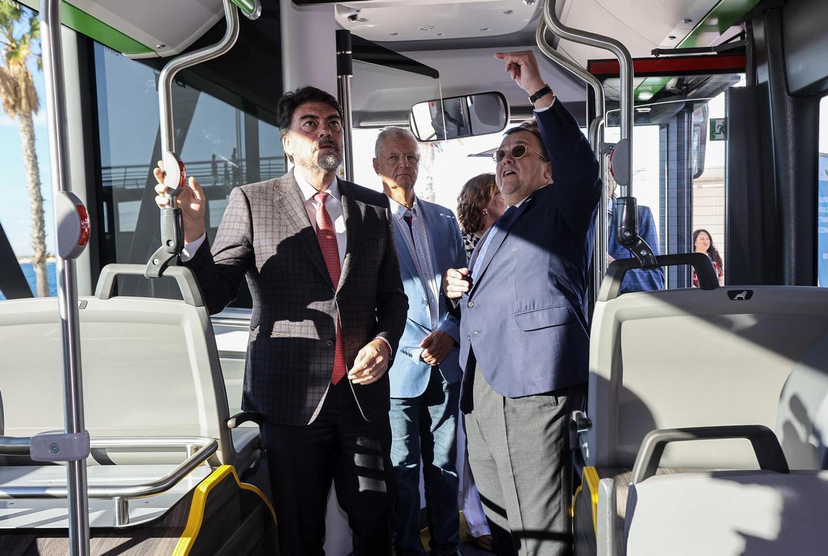 Presentacion de los nuevos autobuses híbridos y electricos de Vectalia