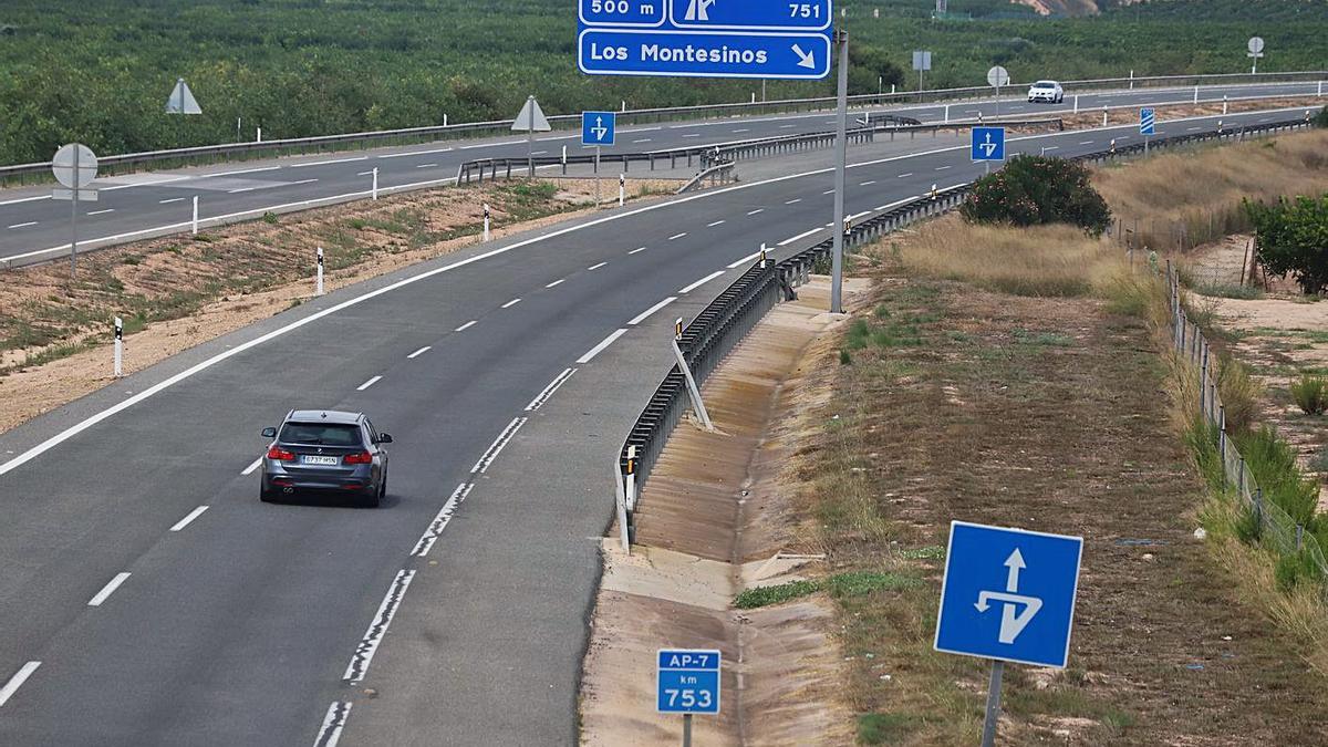 La autopista AP-7, en el tramo entre La Zenia y Los Montesinos.  | INFORMACIÓN