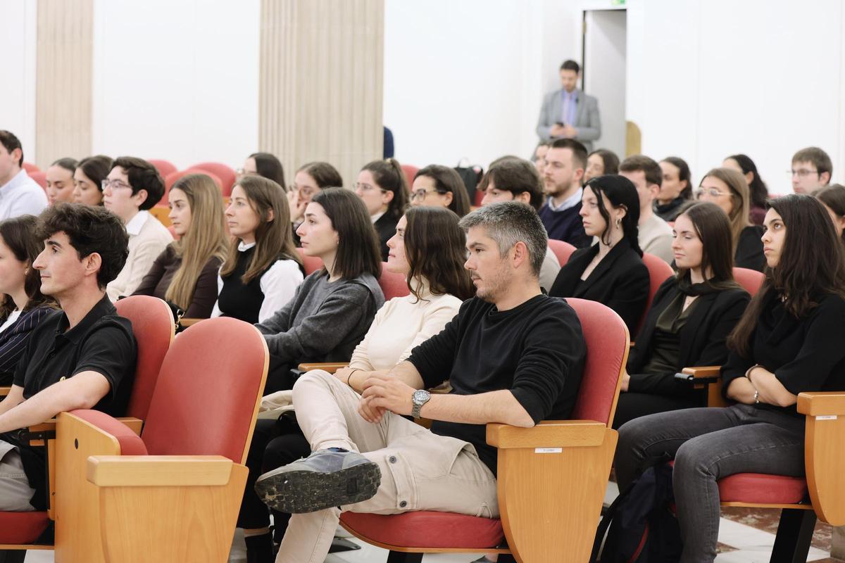 Un moment de l'acte de recepció dels becats per preparar oposicions a jutge, fiscal o lletrat judicial a Catalunya.