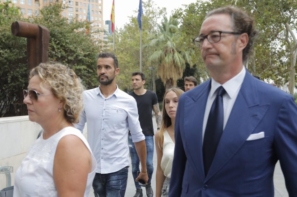 Juanfran García y Juan de Dios Crespo llegan a la Ciutat de la Justicia