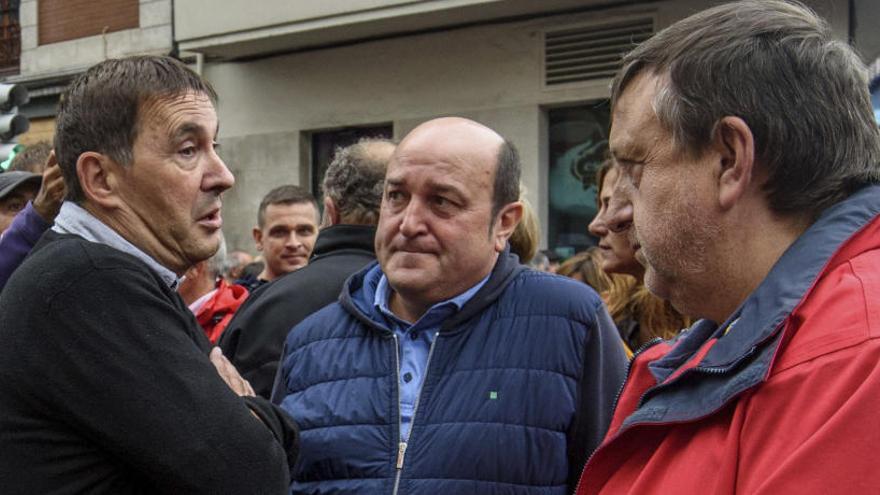 Otegi y Ortuzar, en la manifestación de Bilbao.