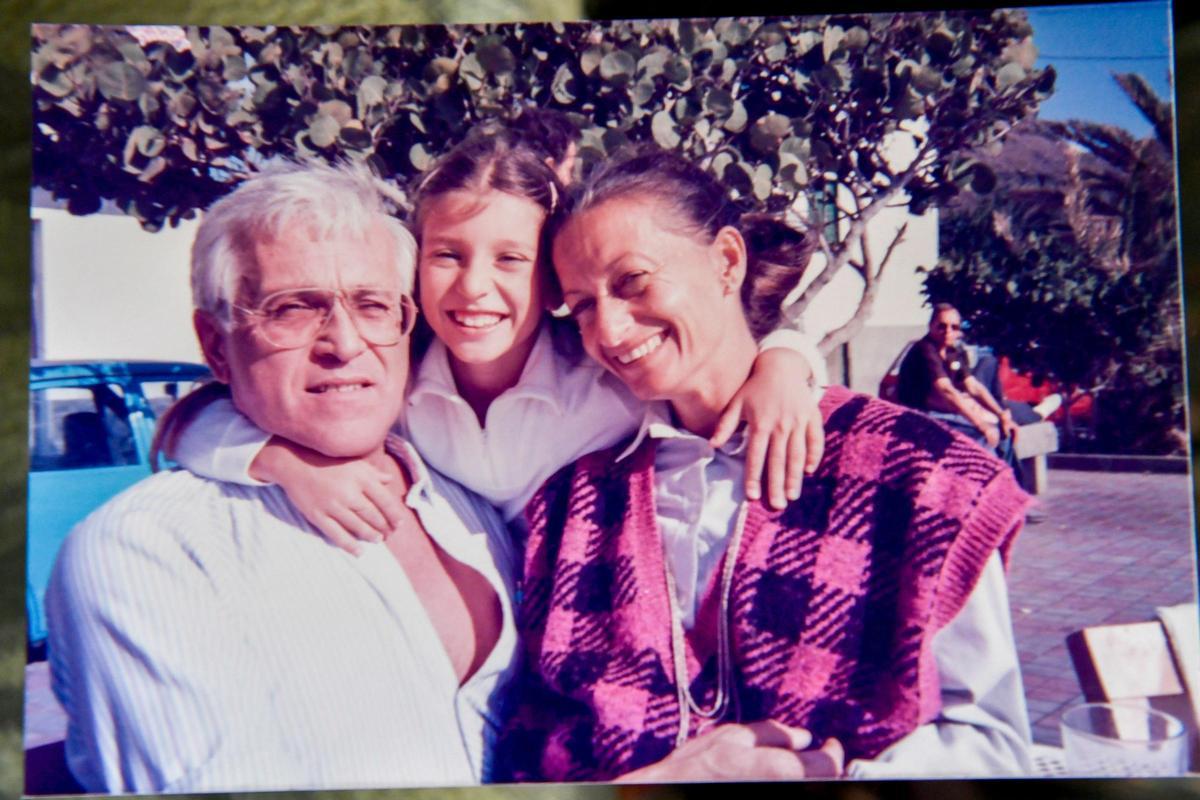 Daniela Kohler junto a su marido Alejandro Kohler y su hija.