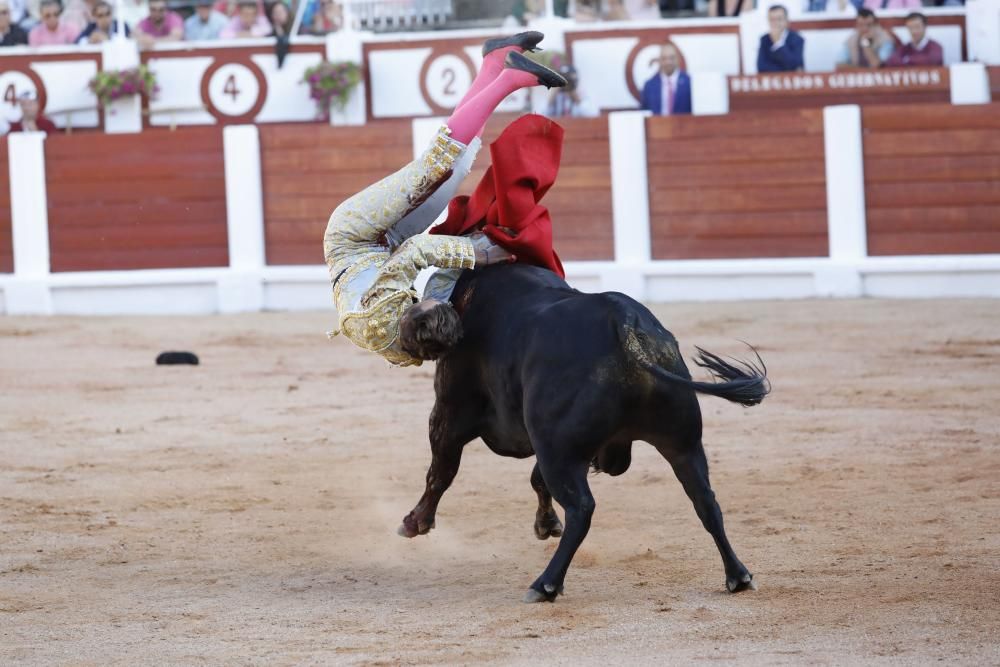 Así fue la cogida del novillero José F. Molina