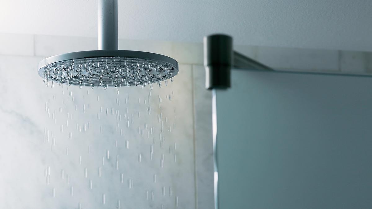 Papel de horno para la mampara de la ducha: el secreto que copia todo el mundo