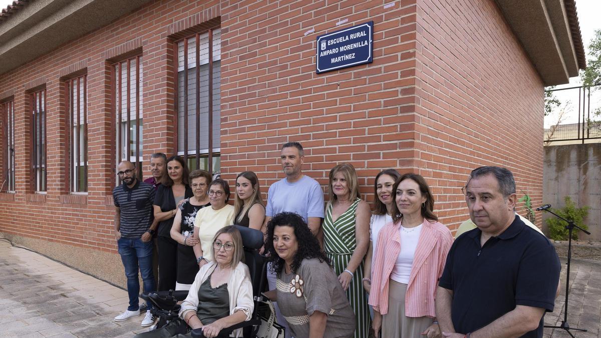El Ayuntamiento de Caravaca de la Cruz celebró un emotivo acto de homenaje a la docente, arropado por numerosos vecinos