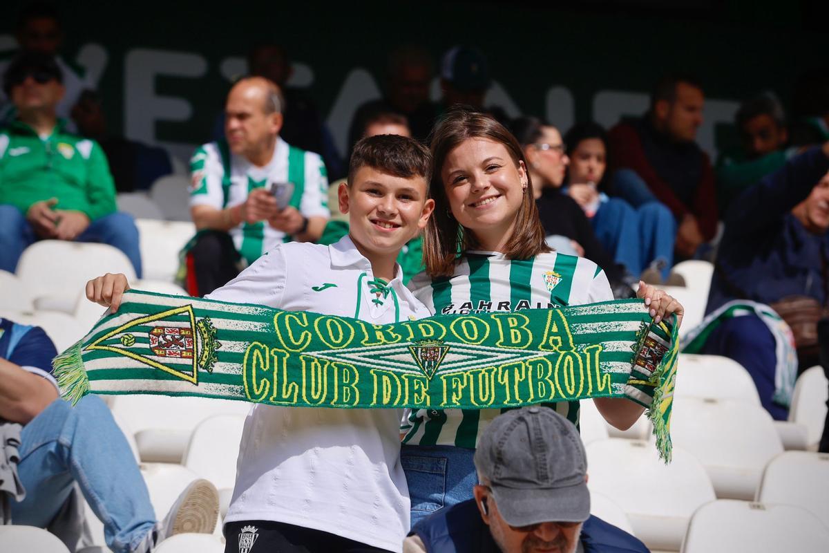 Córdoba CF-Granada | Las imágenes de la afición en El Arcángel