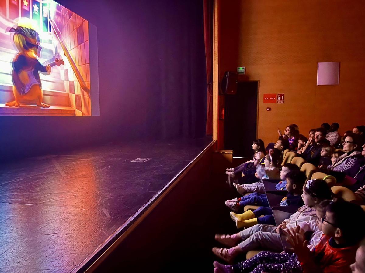 Los pequeños de la Escuela Infantil Gloria Fuertes, en el CMI El Llano.