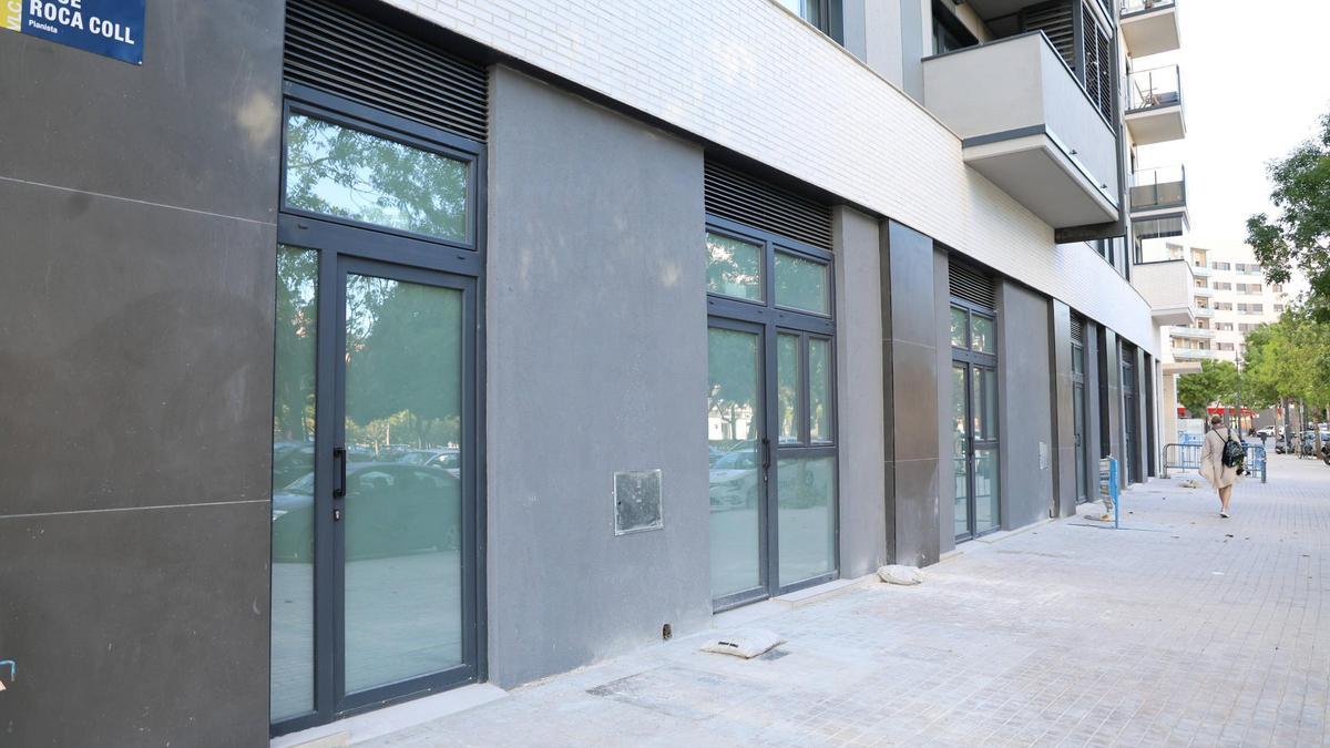 Apartamentos en los bajos del edificio de Safranar, cuyo futuro está ahora en el aire