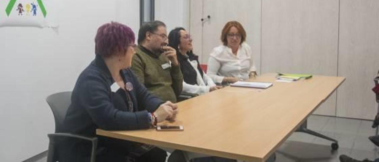 Representantes de la asociación, en el acto.