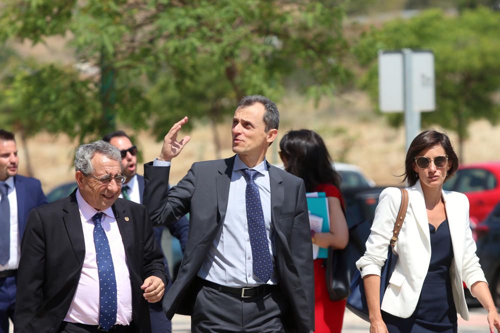 Las imágenes de la visita del ministro Pedro Duque a la Universidad de Málaga