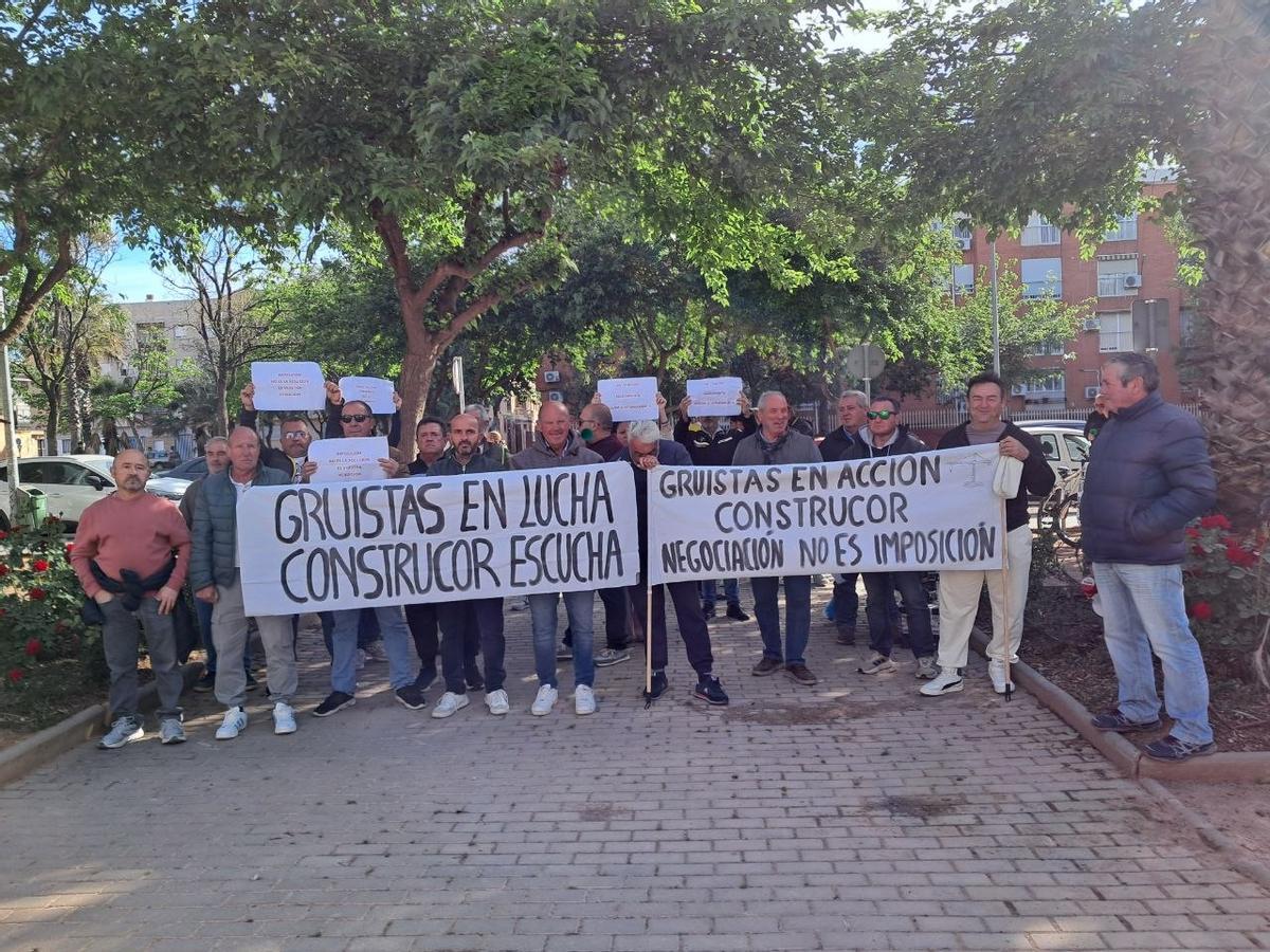 Concentración de los gruistas a las puertas de CECO.
