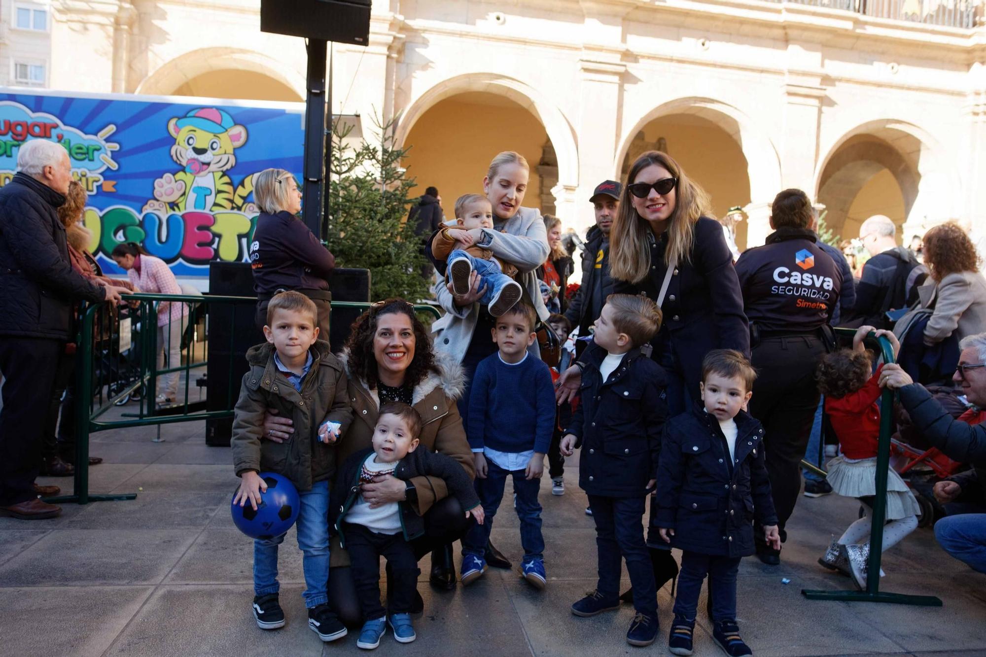 Galería de imágenes: Los 'peques' de Castelló, ilusionados con el Cartero Real